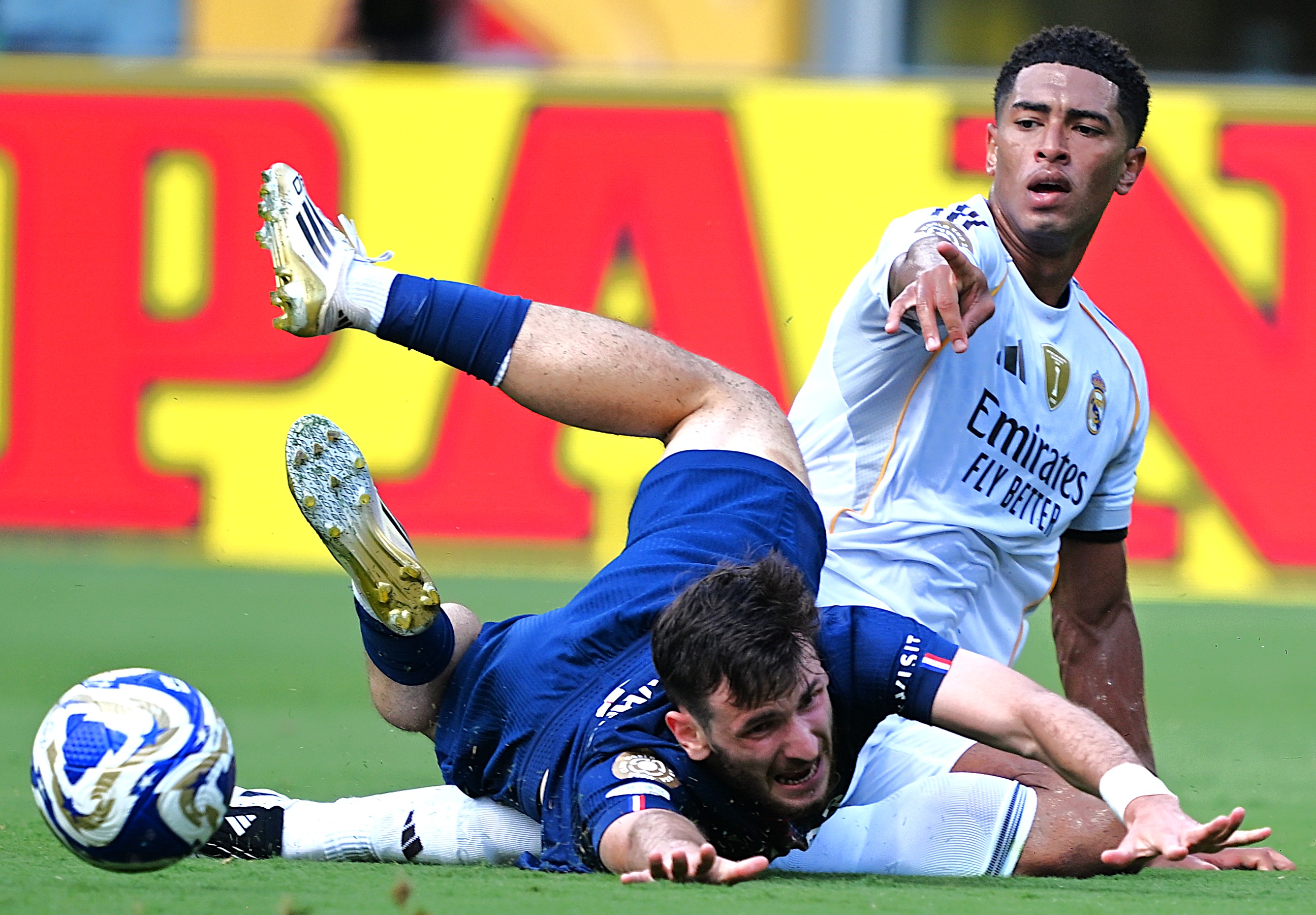 KOK体育-包含众望所归，巴黎圣日耳曼晋级决赛的词条