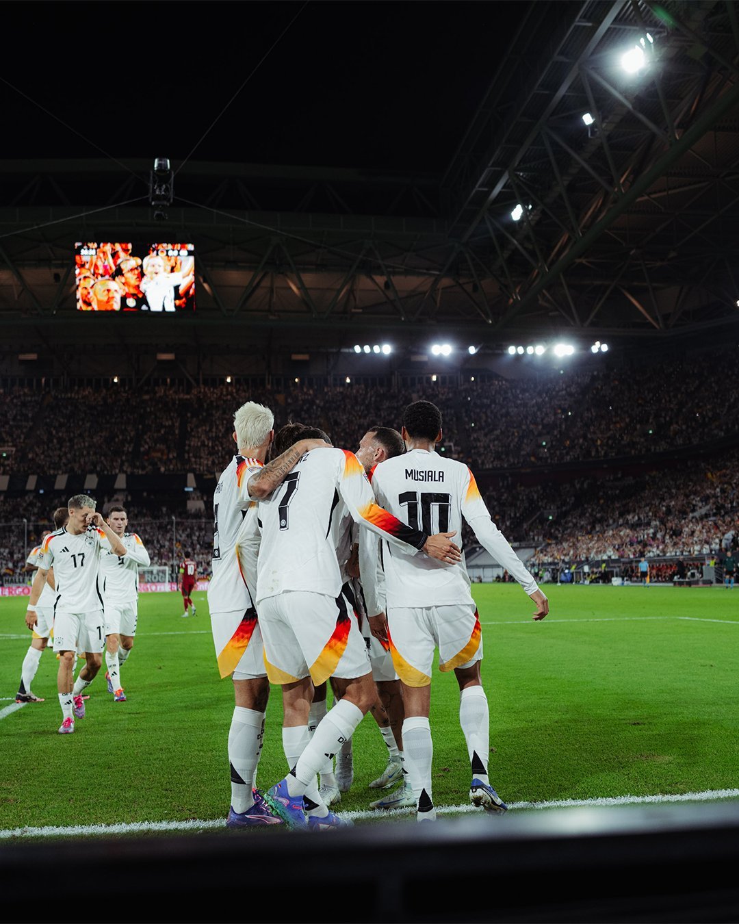 KOK体育-关于欧国联赛事精彩纷呈强队对决引发热议的信息