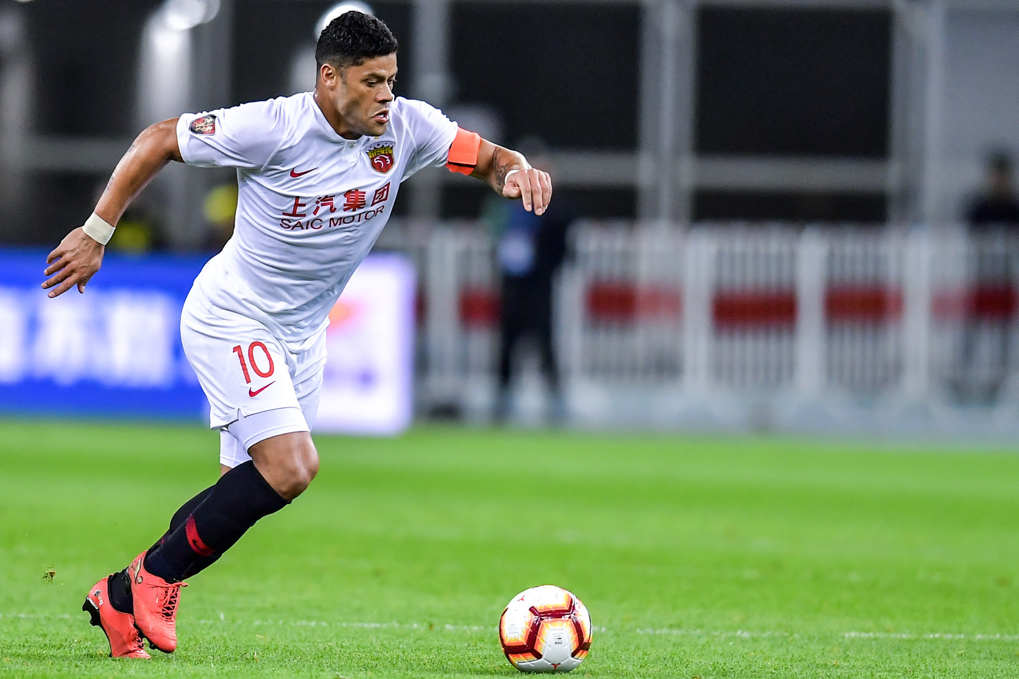 上海上港客场战平大连一方，保持不败的简单介绍